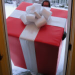 As my 5-year-old daughter received a pregnancy present from my mother-in-law, she suddenly screamed and tossed it away, wa.rning me to call the police at once.